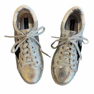 Steve Madden Metallic Silver Star Platform Espadrille Sneakers – Size 8.5